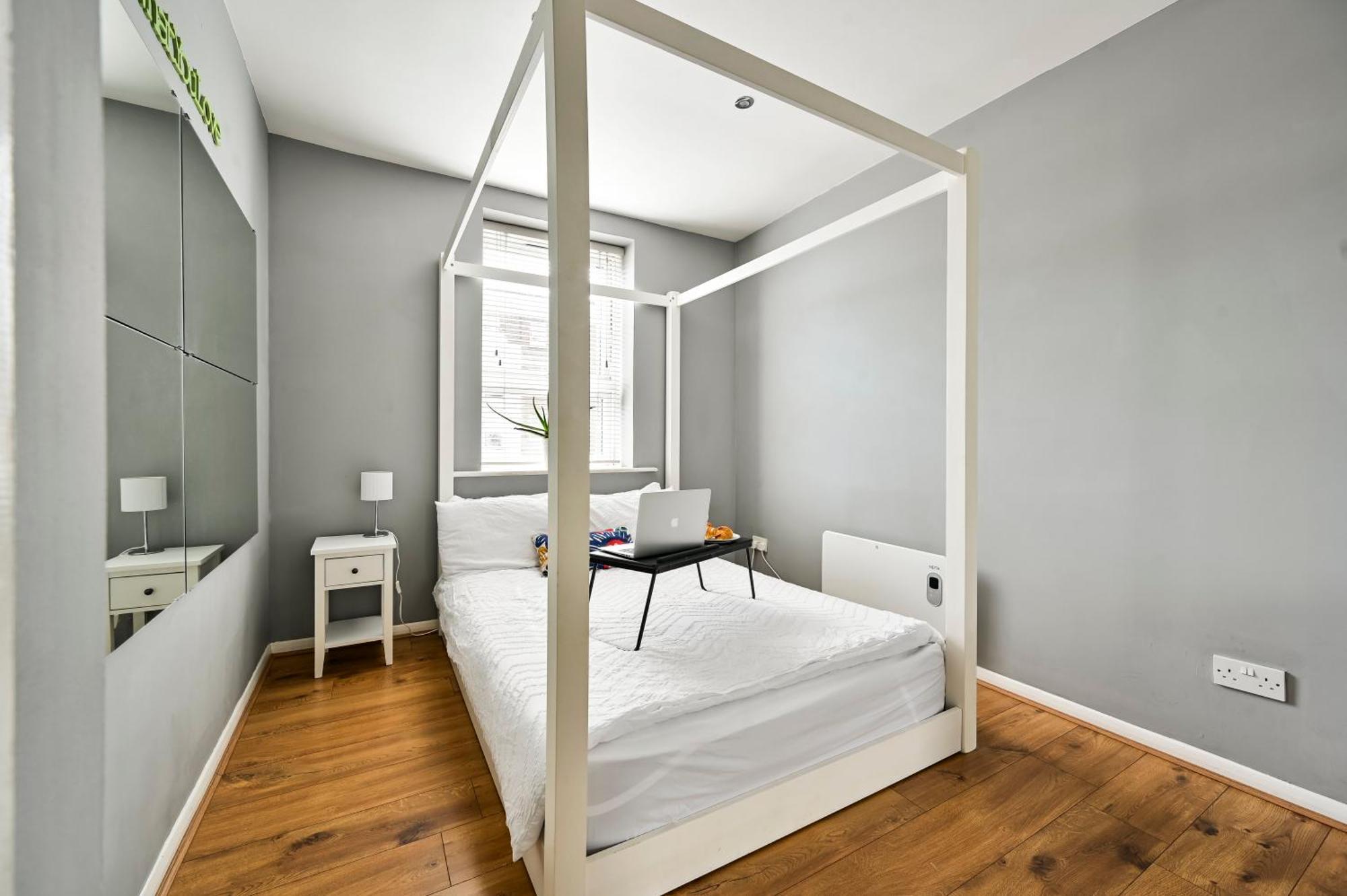 Appartamento Cosy 1-Bed E15, Sleeps 4, 1 Min From Tube Station Near O2 Arena Londra Esterno foto