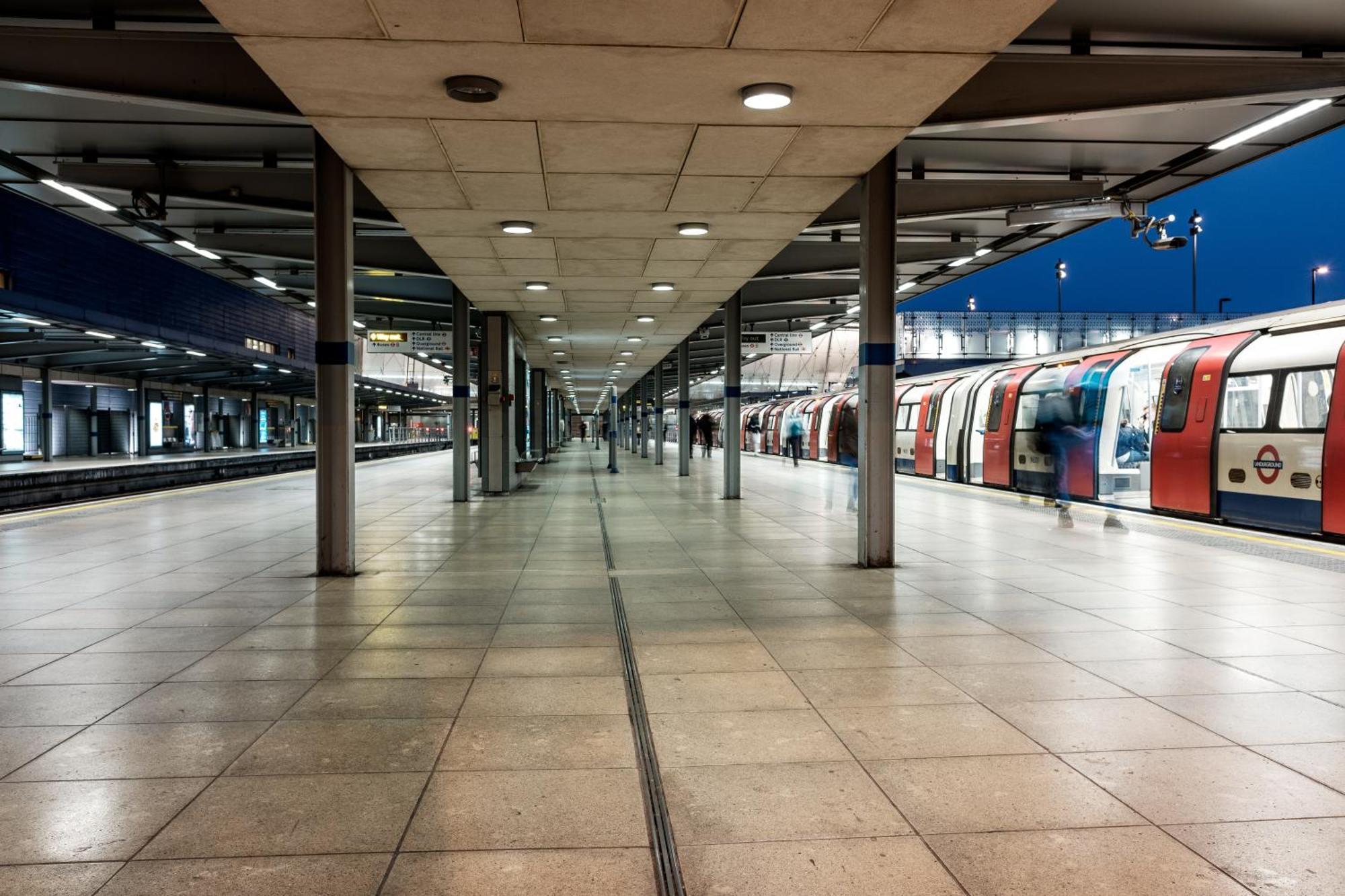 Appartamento Cosy 1-Bed E15, Sleeps 4, 1 Min From Tube Station Near O2 Arena Londra Esterno foto